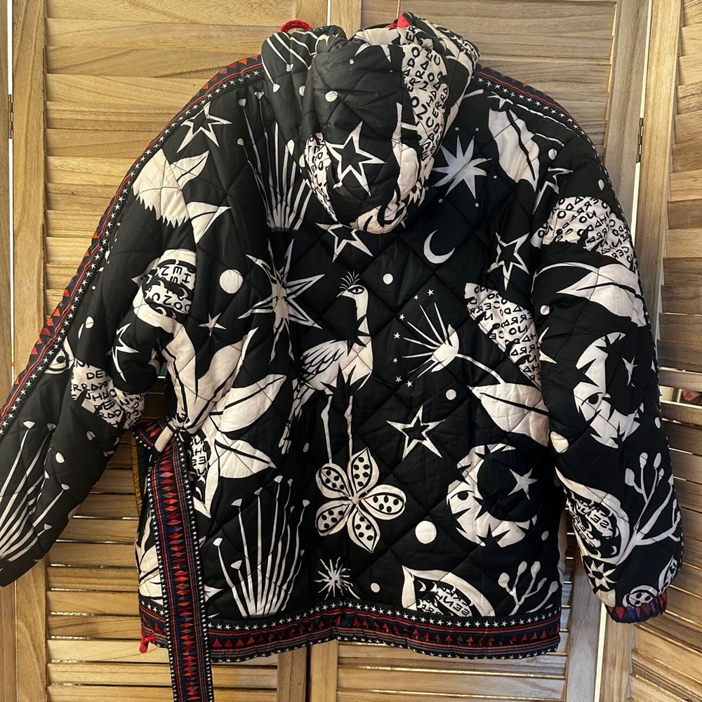 FARM Rio Cerrado Sky Reversible Puffer Jacket Black & White Rainbow M - Picture 6 of 16